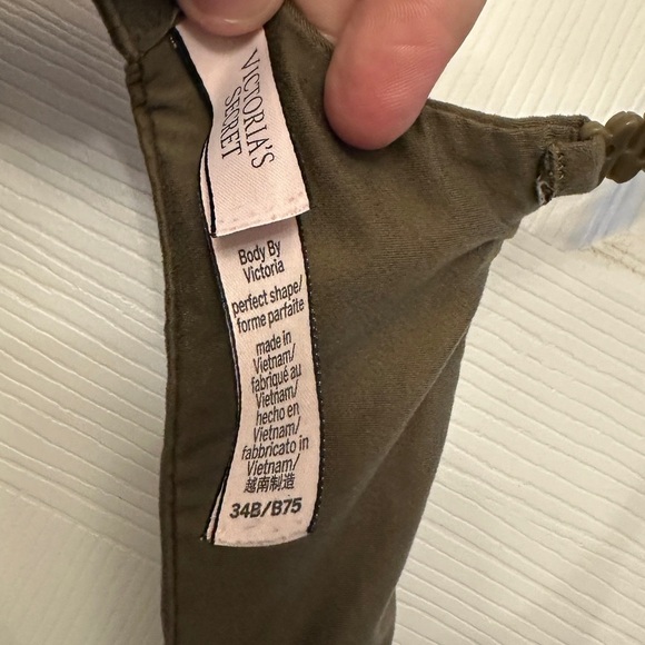 Victoria's Secret Body By Victoria Perfect Shape Padded Push Up Bra Size 34B - Picture 3 of 12